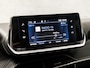 Peugeot 2008 1.2 PureTech Allure Sport Automaat (APPLE CARPLAY, NAVIGATIE, CLIMATE, 360 CAMERA, LEDER, SPORTSTOELEN, GETINT GLAS, ZWART HEMEL, CRUISE, NIEUWSTAAT)