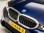 BMW 3-Serie 320i Sportline 184Pk Automaat (SCHUIFDAK, APPLE CARPLAY, GROOT NAVI, GETINT GLAS, SPORTSTOELEN, PARKEERSENSOREN, LIVE COCKPIT, NIEUWSTAAT)