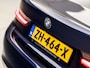 BMW 3-Serie 320i Sportline 184Pk Automaat (SCHUIFDAK, APPLE CARPLAY, GROOT NAVI, GETINT GLAS, SPORTSTOELEN, PARKEERSENSOREN, LIVE COCKPIT, NIEUWSTAAT)
