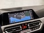 BMW 3-Serie 320i Sportline 184Pk Automaat (SCHUIFDAK, APPLE CARPLAY, GROOT NAVI, GETINT GLAS, SPORTSTOELEN, PARKEERSENSOREN, LIVE COCKPIT, NIEUWSTAAT)
