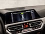 BMW 3-Serie 320i Sportline 184Pk Automaat (SCHUIFDAK, APPLE CARPLAY, GROOT NAVI, GETINT GLAS, SPORTSTOELEN, PARKEERSENSOREN, LIVE COCKPIT, NIEUWSTAAT)