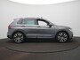 Volkswagen Tiguan 1.5 TSI ACT Highline Business R Automaat - Pano dak - Trekhaak - LED - Navigatie - ACC - Stoelverwarming