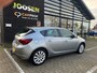 Opel Astra 1.4 TURBO COSMO