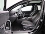Mercedes-Benz A-klasse 250 e AMG Line | Panoramadak | Camera | Cruise Control | Parkeersensoren | Navigatie | Stoel verwarming | Sfeerverlichting |