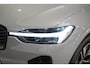 Volvo XC60 T6 Plug-in hybrid AWD Plus Dark 350pk | 2250 kg Trekgewicht | MY2026 nieuw model | Glazen Schuifdak | Head-up Display | Harman/Kardon Audio | 360 Camera | Getint Glas | Elektrische stoelen met geheugen |