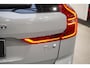 Volvo XC60 T6 Plug-in hybrid AWD Plus Dark 350pk | 2250 kg Trekgewicht | MY2026 nieuw model | Glazen Schuifdak | Head-up Display | Harman/Kardon Audio | 360 Camera | Getint Glas | Elektrische stoelen met geheugen |