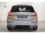 Volvo XC60 T6 Plug-in hybrid AWD Plus Dark 350pk | 2250 kg Trekgewicht | MY2026 nieuw model | Glazen Schuifdak | Head-up Display | Harman/Kardon Audio | 360 Camera | Getint Glas | Elektrische stoelen met geheugen |