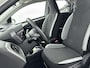 Toyota Aygo 1.0 VVT-i x-play Automaat | Climate Control | Parkeercamera | Dealeronderhouden |