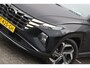 Hyundai Tucson 1.6 T-GDI 265pk PHEV Premium 4WD | Demo Deal: 299,- p/m !! | NL-AUTO! | 1E EIGENAAR! | 360° CAMERA | ADAPTIVE CRUISE | STOELVERWARMING- VERKOELING | DODE HOEK | ELEKTR. STOEL INCL. MEMORY | DEALER OH! | PRACHTIGE STAAT!