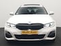 BMW 3-Serie Touring 330e xDrive M Sport Plug In Hybrid 293pk Dealer O.H. PHEV | Panodak | Head Up | Adaptive Cruise | Laser LED | 360 Camera | Alcantara Sportstoelen Memory & Verwarmd | Sfeerverlichting | Apple Carplay | Keyless | Blis | Navigatie | Virtual | DAB