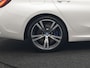 BMW 3-Serie Touring 330e xDrive M Sport Plug In Hybrid 293pk Dealer O.H. PHEV | Panodak | Head Up | Adaptive Cruise | Laser LED | 360 Camera | Alcantara Sportstoelen Memory & Verwarmd | Sfeerverlichting | Apple Carplay | Keyless | Blis | Navigatie | Virtual | DAB