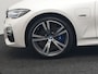 BMW 3-Serie Touring 330e xDrive M Sport Plug In Hybrid 293pk Dealer O.H. PHEV | Panodak | Head Up | Adaptive Cruise | Laser LED | 360 Camera | Alcantara Sportstoelen Memory & Verwarmd | Sfeerverlichting | Apple Carplay | Keyless | Blis | Navigatie | Virtual | DAB