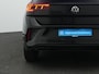 Volkswagen T-Roc 1.5 TSI 150 pk DSG R-Line | Panoramadak | Trekhaak | IQ Light | Stuur-/stoelverwarming | Achteruitrijcamera | Navigatie