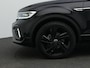 Volkswagen T-Roc 1.5 TSI 150 pk DSG R-Line | Panoramadak | Trekhaak | IQ Light | Stuur-/stoelverwarming | Achteruitrijcamera | Navigatie