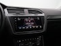 Volkswagen Tiguan 2.0 TDI 150 pk DSG R-Line | Panoramadak | Trekhaak | Navigatie Discover Pro | Stuur-/achterbankverwarming | Achteruitrijcamera