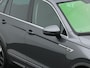 Volkswagen Tiguan 2.0 TDI 150 pk DSG R-Line | Panoramadak | Trekhaak | Navigatie Discover Pro | Stuur-/achterbankverwarming | Achteruitrijcamera