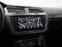 Volkswagen Tiguan 2.0 TDI 150 pk DSG R-Line | Panoramadak | Trekhaak | Navigatie Discover Pro | Stuur-/achterbankverwarming | Achteruitrijcamera