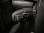 Peugeot 2008 1.2 PureTech Allure Sport (NAVI,CLIMATE,CRUISE,CAMERA,PDC,GRIP CONTROL,ELEKTRISCH PAKKET,SPORTSTOELEN,LM VELGEN)