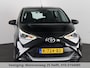 Toyota Aygo 1.0 VVT-i X-PLAY CARPLAY NAVI GARANTIE 2031 1e EIG BIJNA 2021. 100% ONDERHOUDEN .CAMERA.BLACK EDITION