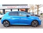 Peugeot 208 100 Pk Benzine * Allure * * Lichtmetalen Velgen * Dab Radio * Apple Carplay / Android Auto * Climate & Cruise Control * Parkeersensoren * Vingerhoets; Vierde generatie Eersteklas Service !