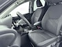 Toyota Yaris 1.5 Hybrid 115 Dynamic | Dodehoek | Parkeersensoren voor/achter | Stoelverwarming | Stuurverwarming | Apple Carplay / Android Auto | Navigatie | LED