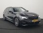 BMW 3-Serie Touring 320i M Sport 184pk | Adaptive Cruise | Alcantara Sportstoelen Verwarmd | Apple Carplay | Sfeerverlichting | Virtual | Navigatie | DAB |