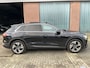 Audi E-tron 50 quattro edition 71 kWh / AUTOMAAT/ PANO / LUCHTVERING/ SMARTPHONE INTERFACE/  ELEK. KLEP/ STOEL VERWARM./ PARK.SENSOR.V+A./ CAMERA V+A/ ACC/ KEYLESS/ DRIVE SELECT/ NAVI/ LED/ DAB/ CLIMA/ ISOFIX/ 20'' LMV