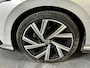 Volkswagen Golf Variant 1.5 eTSI R-Line / AUTOMAAT/ TREKHAAK/ PARK.SENSOR.V+A/ CAMERA/ STUUR+STOEL VERWARM./ APP-CONNECT/ RIJ-MODI/ ACC/ DODE HOEK/ DIGITAL DASH/ CLIMA/ DAB/ NAVI/ LED/ ISOFIX/ 18'' LMV