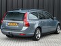 Volvo V50 2.4 Edition · 5 Cilinder · NL auto · Automaat · Parkeersensoren achter · Cruise control · Xenon · Climate control · Trekhaak