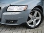 Volvo V50 2.4 Edition · 5 Cilinder · NL auto · Automaat · Parkeersensoren achter · Cruise control · Xenon · Climate control · Trekhaak