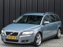 Volvo V50 2.4 Edition · 5 Cilinder · NL auto · Automaat · Parkeersensoren achter · Cruise control · Xenon · Climate control · Trekhaak