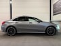 Mercedes-Benz A-klasse 250e AMG Pano, Cruise Control, Apple Carplay, Sfeerverlichting, Magno Grijs, Stoelverwarming, 2e Eigenaar