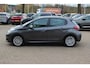 Peugeot 208 1.2 PureTech Signature 64.665 km! Navigatie / Parkeerhulp achter / 16'' / DAB / Bluetooth / Cruise Control
