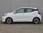 Hyundai i10 1.0 Comfort Smart 5-zits Automaat / Fabrieksgarantie tot 04-2030 / Dealer onderhouden / Apple Carplay Android Auto / Achteruitrijcamera / Airco / Cruise control / Parkeersensoren achter / Navigatie /