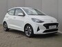 Hyundai i10 1.0 Comfort Smart 5-zits Automaat / Fabrieksgarantie tot 04-2030 / Dealer onderhouden / Apple Carplay Android Auto / Achteruitrijcamera / Airco / Cruise control / Parkeersensoren achter / Navigatie /