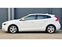 Volvo V40 T2 - 120pk Momentum | 121.000 km | Trekhaak Afnb. | Stoelverwarming | 1e eigenaar | Xenon |