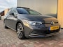Volkswagen Golf 1.5 eTSI 150pk 7-DSG Style | NL Auto | Pano | Trekhaak | IQ.Drive | Memory | Massage | Camera | Carplay | Sfeerverlichting |