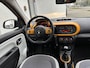 Renault Twingo 1.0i SCe Collection 75 PK. Slechts 13.000 KM !!! Gewoon een nieuwe auto !!