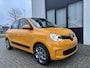 Renault Twingo 1.0i SCe Collection 75 PK. Slechts 13.000 KM !!! Gewoon een nieuwe auto !!