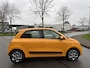 Renault Twingo 1.0i SCe Collection 75 PK. Slechts 13.000 KM !!! Gewoon een nieuwe auto !!