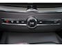 Volvo XC60 T6 Recharge AWD Plus Black Edition - Panorama/schuifdak - IntelliSafe Assist & Surround - 360º Camera - Harman/Kardon audio - Adaptieve LED koplampen - Verwarmde voorstoelen, stuur & achterbank - Parkeersensoren voor & achter - Elektr. bedienb. voorstoelen met geheugen - Draadloze tel. lader - Extra getint glas - Elektr. inklapbare trekhaak - 21' LMV