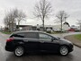 Ford Focus Wagon 1.0i EcoBoost Titanium 101 PK. Prachtige en zuinige auto van de tweede eigenaar !!! Distributieriem en waterpomp vervangen bij 147.000 KM !!