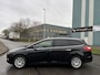 Ford Focus Wagon 1.0i EcoBoost Titanium 101 PK. Prachtige en zuinige auto van de tweede eigenaar !!! Distributieriem en waterpomp vervangen bij 147.000 KM !!