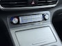 Hyundai Kona Electric EV 64kWh SOH-100% Warmtepomp Adaptive-Cruise Head-Up Display 1/2 Leer Krell®-Hifi Apple Carplay Android Adap.Cruise Camera Navi Pdc Ecc Fashion Keyless Privacy Glas DAB Led Blind Spot Lane Assist Origineel Nederlandse Auto