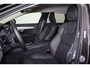 Volvo V90 T8 Recharge AWD Plus Dark - IntelliSafe Assist & Surround - 360º Camera - Harman/Kardon audio - Verwarmde voorstoelen, stuur & achterbank - Parkeersensoren voor & achter - Elektr. bedienb. voorstoelen met geheugen - Extra getint glas - 19' LMV