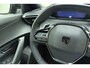 Peugeot 2008 1.2 Hybrid 145 Allure | Climate & Cruise Control | Parkeersensoren voor + achter | AppleCarplay/Android Auto |