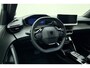 Peugeot 2008 1.2 Hybrid 145 Allure | Climate & Cruise Control | Parkeersensoren voor + achter | AppleCarplay/Android Auto |