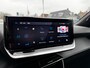 Peugeot 2008 1.2 Hybrid 145 Allure | Climate & Cruise Control | Parkeersensoren voor + achter | AppleCarplay/Android Auto |