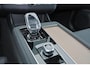 Volvo XC90 T8 Recharge AWD Plus Dark - Panorama/schuifdak - IntelliSafe Assist & Surround - 360º Camera - Harman/Kardon audio - Verwarmde voorstoelen, stuur & achterbank - Parkeersensoren voor & achter - Elektr. bedienb. voorstoelen met geheugen - Draadloze tel. lader - Extra getint glas - 21' LMV