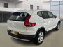 Volvo XC40 1.5 T3 Momentum | Stoelverwarming | Lederen bekleding | Elektrische stoelverstelling | Parkeer Camera | Parkeersensoren Voor + Achter | Cruise Control |